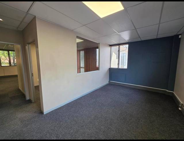 BUSINESS PROPERTY TO RENT IN FAERIE GLEN